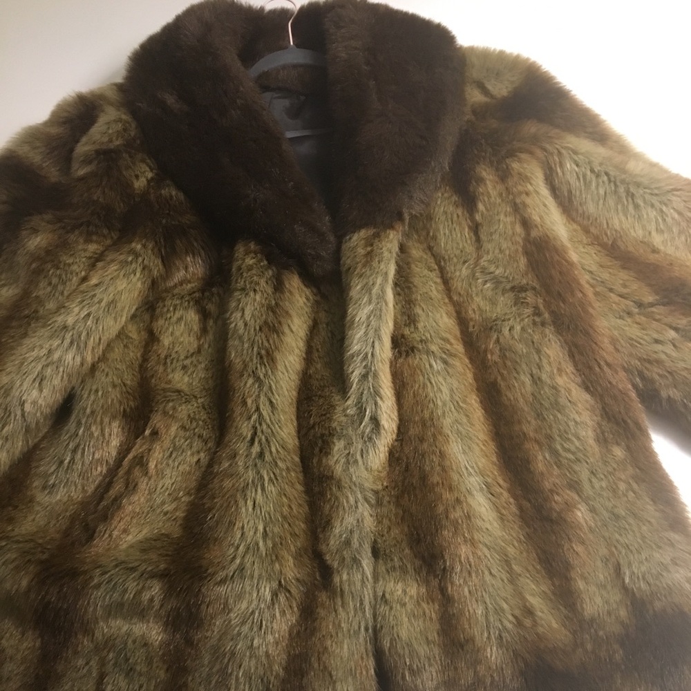 🇺🇸Faux Fur MADE IN USA Sz L
